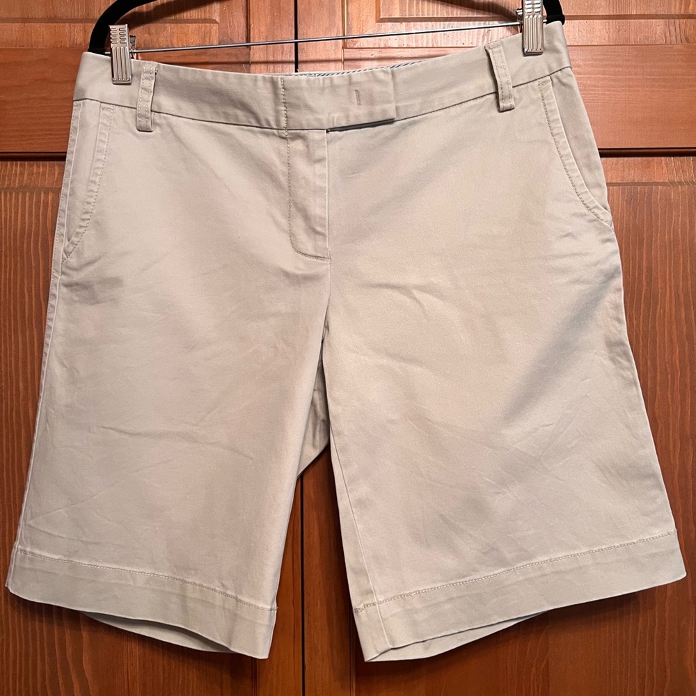 J Crew city fit shorts. Slight stretch, preppy classic style. Size 10.